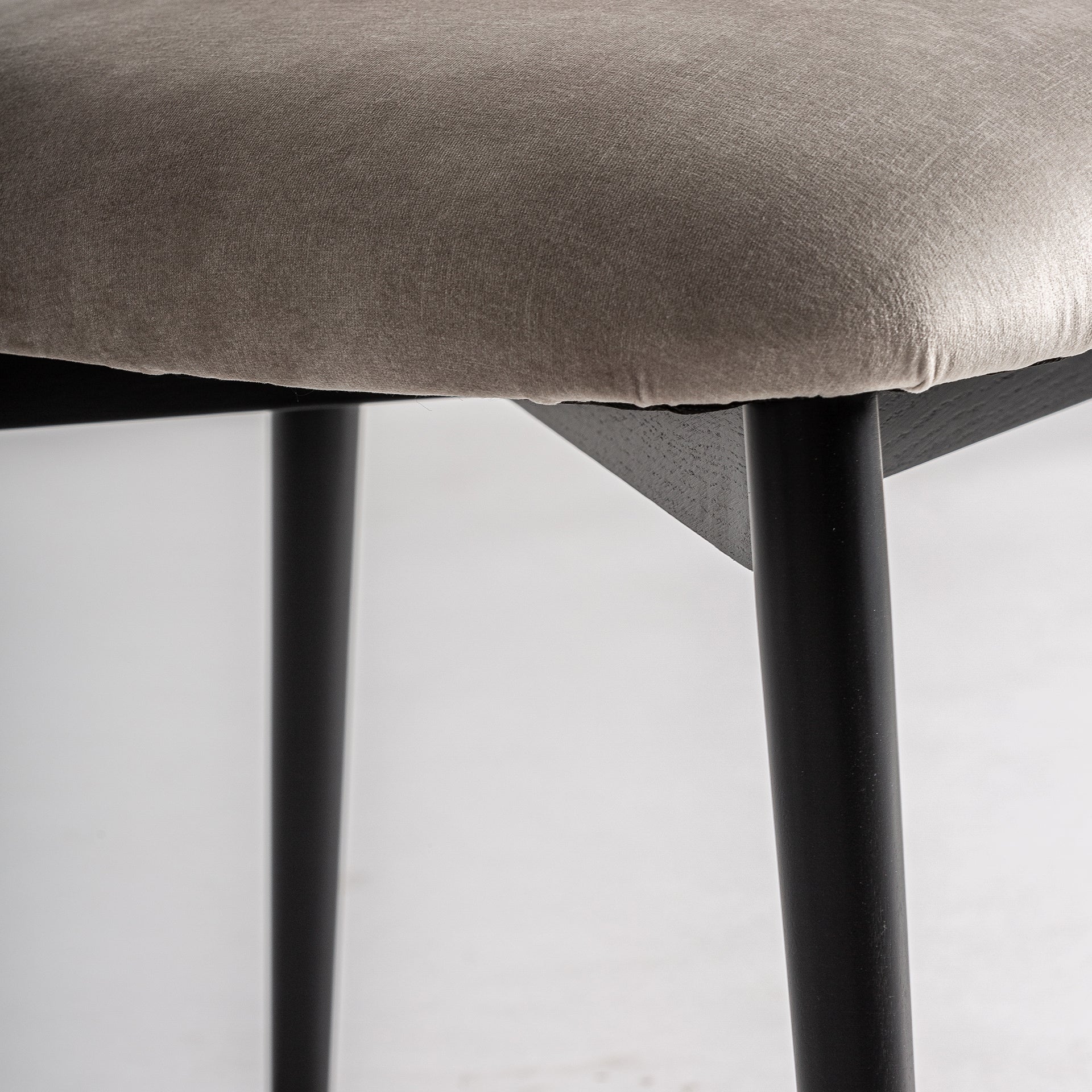 ZELL CHAIR